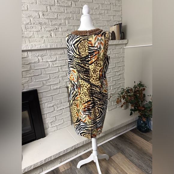 Peter Nygard Tribal Animal Print Shift Dress with Beaded Neckline Size 16 - Picture 6 of 12